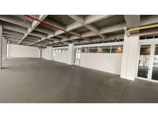 Foto 9 de Se arrienda Oficina de 1672 M2 en obra blanca