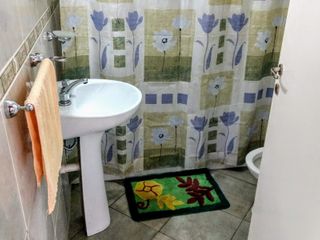 Foto 5 de VENTA CASA EN OLIVEROS CON PARQUE Y PILETA
