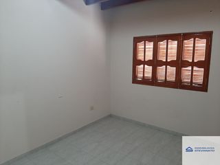 Departamento en alquiler de 3 dormitorios c/ cochera en Maipú