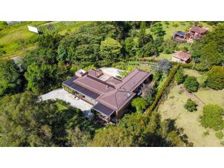 Foto 3 de Espectacular casa campestre en Rionegro sector Llanogrande La Amalita
