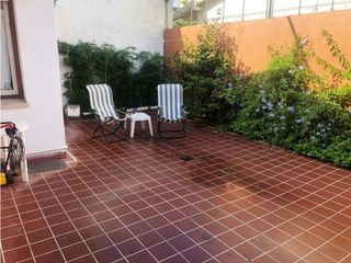 Foto 16 de Chalet 5 ambientes. Patio con parrilla. Zona Chauvin