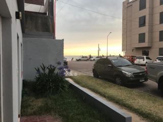 Foto 1 de Departamento a metros del mar y una cuadra del centro