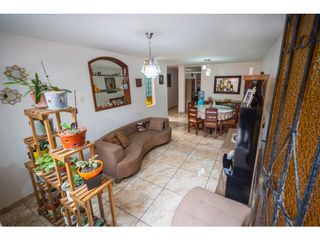Foto 4 de VENDO CASA  EN URB. LOS JARDINES CERCA AL OPEN PLAZA - TRUJILLO