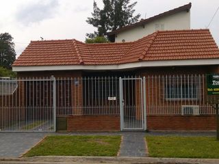 Foto 1 de VENDE CHALET DE DOS PLANTAS