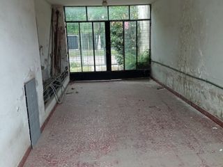 CASA EN VENTA DE 3 AMBIENTES EN MARCOS PAZ CENTRO