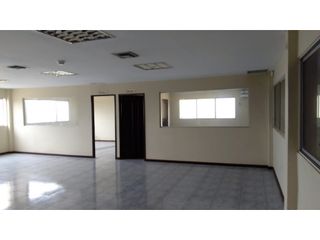 Foto 19 de Sector Inmaconsa, Vía a Daule Alquiler 1100 m² Bodega con Oficinas