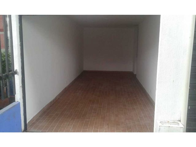 Se vende local comercial en buga (j.s)