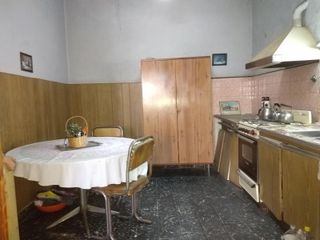 Foto 2 de Venta Lote con mejoras en San Justo centrico