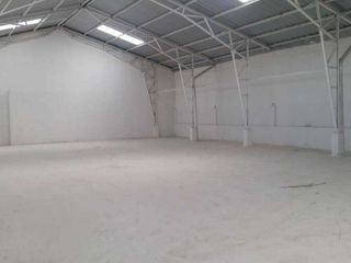Foto 1 de ARRIENDO BODEGA PIFO ITULCACHI, 370M2