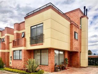 Foto 1 de Hermosa casa en límites Cajica -Chía !!!