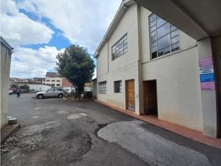 Amplio terreno en venta en San sebastian con casa y parqueadero publico