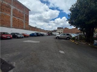 Amplio terreno en venta en San sebastian con casa y parqueadero publico