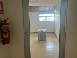 Foto 1 de ALQUILER DE OFICINA URDESA CENTRAL   (AGE)