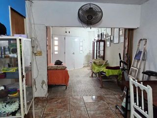 Casa EN VENTA 5 ambientes - La Plata -