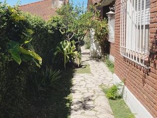 Casa 4 Ambientes en Venta - Quilmes Oeste