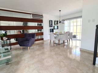 Foto 6 de Venta de Casa en Urb. Casa Laguna, cerca del Riocentro El Dorado, Vía a Samborondon.