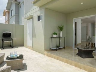 Foto 12 de Venta de Casa en Urb. Casa Laguna, cerca del Riocentro El Dorado, Vía a Samborondon.
