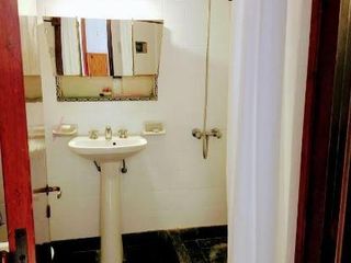 Casa venta 4 dormitorios 2 baños 1 cochera patio 150 mts 2 - Tolosa