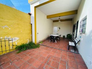 Casa en Ph en venta en Castelar - 4 ambientes!
