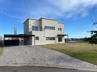 Foto 1 de Casa - El Canton - Islas