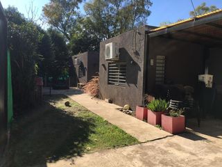 Foto 2 de Venta Excelente Casa con Parque y Pileta