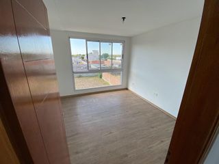 Casa en venta - 3 Dormitorios 2 Baños 1 Cochera - 300Mts2 - La Plata