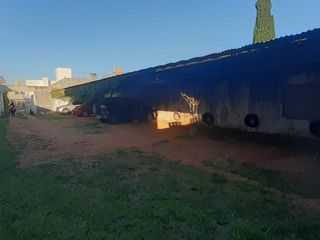 Foto 8 de VENDO CASA CON COMPLEJO DE COCHERAS BARRIO MERCANTIL