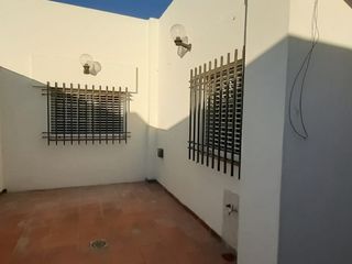 Foto 11 de VENDO CASA CON COMPLEJO DE COCHERAS BARRIO MERCANTIL