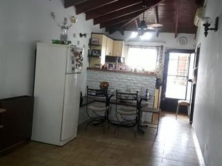 Foto 3 de CASA PH 3 AMBIENTES - QUILMES OESTE