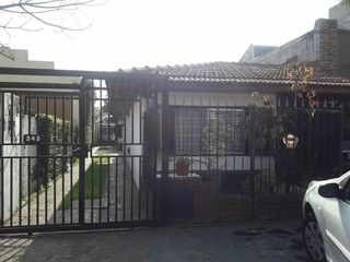 Foto 2 de CASA PH 3 AMBIENTES - QUILMES OESTE