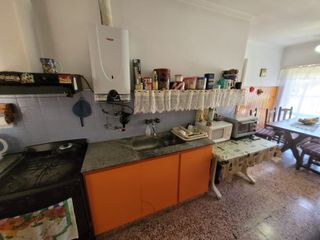 Foto 5 de CASA EN PARQUE LURO 3 AMBIENTES CON DEPENDENCIA y 2 BAÑOS