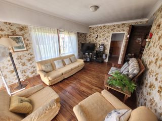 Foto 3 de CASA EN PARQUE LURO 3 AMBIENTES CON DEPENDENCIA y 2 BAÑOS