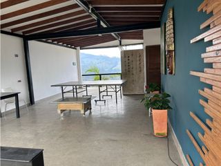 Moderna casa independiente en Sabaneta con hermosa vista