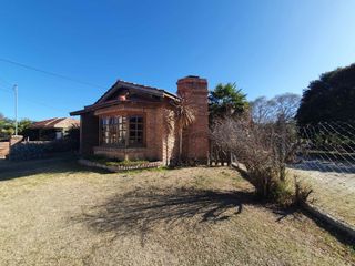 VENTA CASA 3 DORMITORIOS EN LA CUMBRE CON PILETA