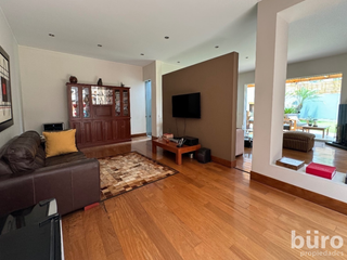 Foto 7 de ACOGEDORA CASA CON JARDIN Y 3/4 DORM EN VENTA EN SURCO