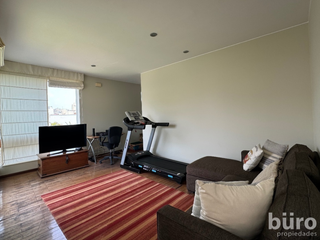 Foto 12 de ACOGEDORA CASA CON JARDIN Y 3/4 DORM EN VENTA EN SURCO