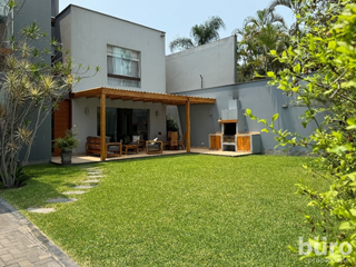 Foto 2 de ACOGEDORA CASA CON JARDIN Y 3/4 DORM EN VENTA EN SURCO