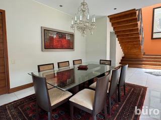 Foto 4 de ACOGEDORA CASA CON JARDIN Y 3/4 DORM EN VENTA EN SURCO