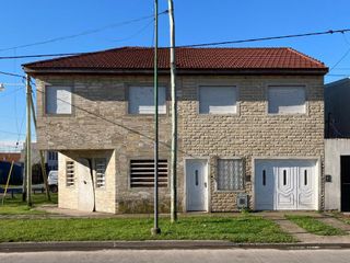 Dúplex en venta - 2 Dormitorios 2 Baños - Cochera - 215Mts2 - San Carlos, La Plata