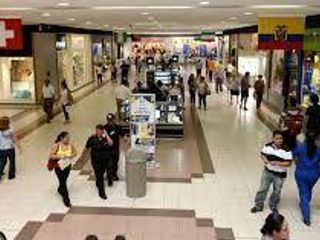 Foto 2 de policentro local comercial 330 m2
