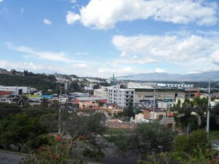En Venta Hermoso Lote Cumbayá: Terreno En Exclusiva Urbanización Privada