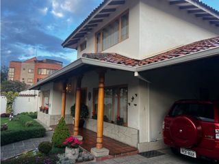 Casa en venta con amplia área verde en San Sebastián puertas del sol el batan