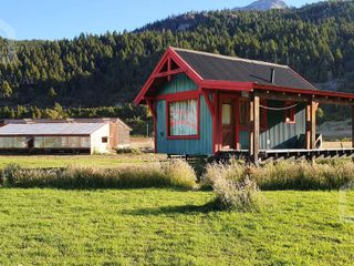 Hosteria Lodge de Pesca sobre 3 has. en Villa Lago Rivadavia,  Cholila