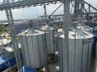 DURAN EL COMPLEJO DE SILOS Y BODEGAS GRANELERAS capacidad 70.000 Tn.