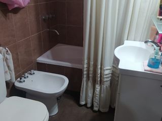 Foto 3 de Casa para 2 Familias en venta en Quilmes Oeste