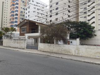Ecuador Salinas a metros del Hotel Colón en venta terreno