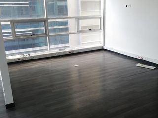 Foto 5 de oficina en arriendo/venta en torre rem. Cod V4088