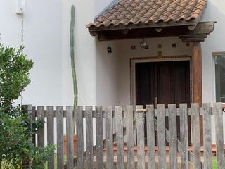 Muy linda casa en el Barrio Santa Maria de los Olivos