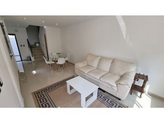 Foto 5 de Dúplex de 3 ambientes, entrada de auto, parrilla. Barrio Chauvin.