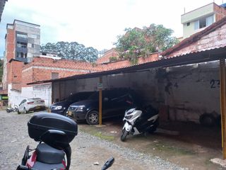 Foto 9 de Te vendo parqueadero en terreno plano para que hagas un centro comercial de calle a calle o lo dejas como parqueadero, bien barato en Barbosa.